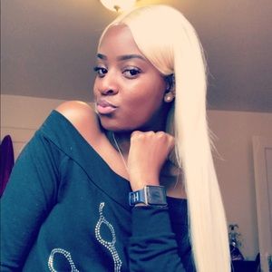 Meet your Posher, Jania